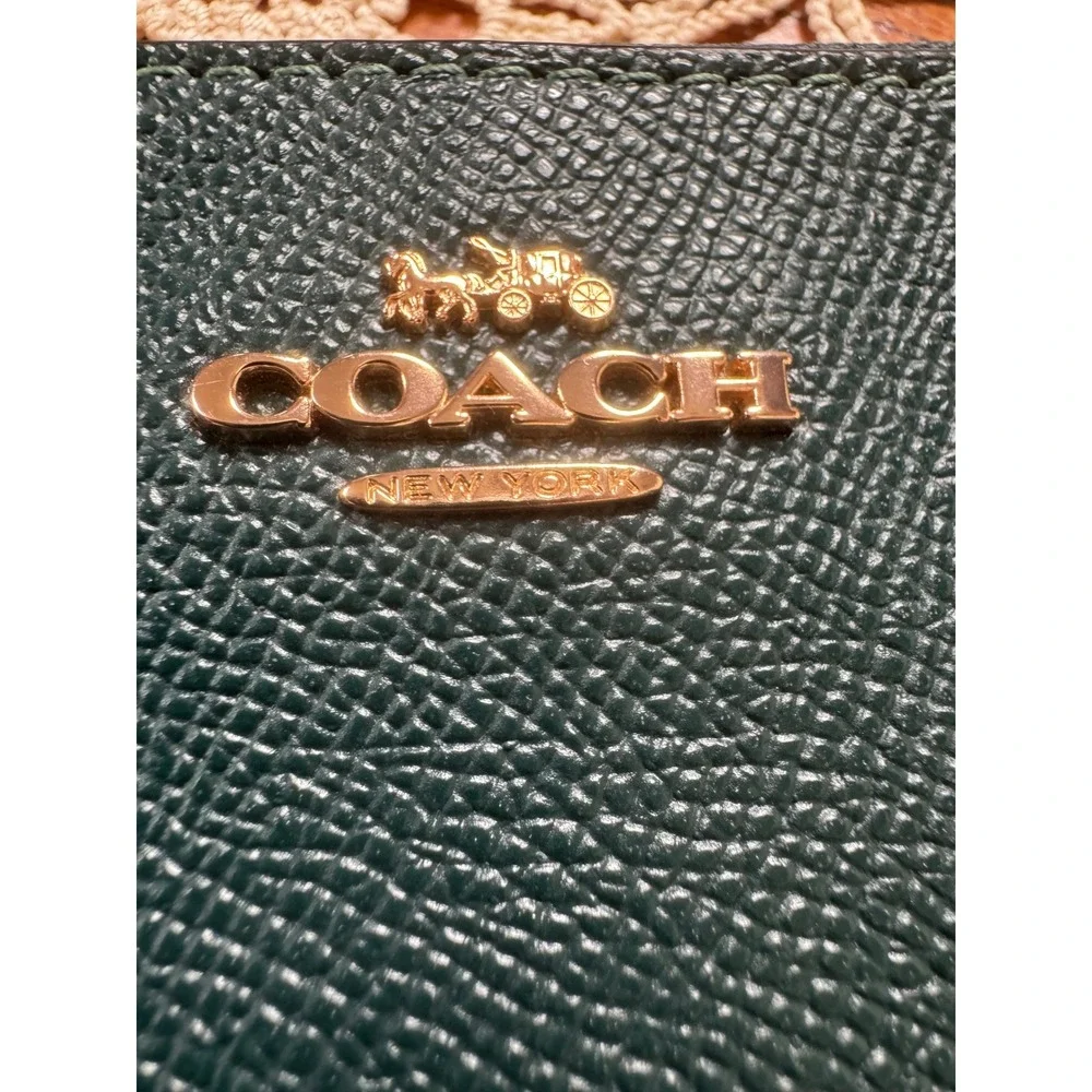 Coach Wristlet Emerald Green‎ Leather Sz 4